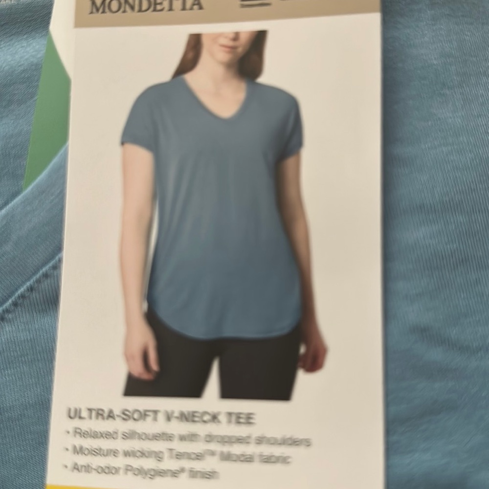 Mondetta Ladies Ultra-Soft V-Neck Tee NWOT